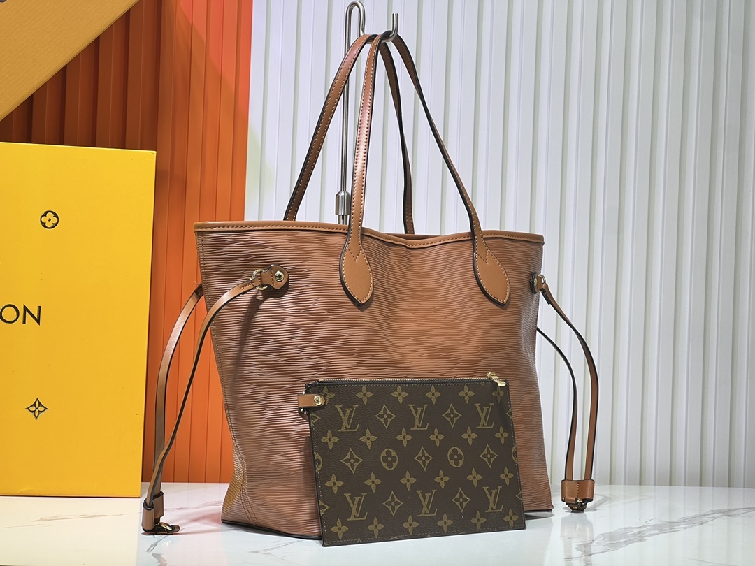 M12755、M12195の水玉波模様で、黒色、ブラウン、緑色、赤色があります。M40995のEpiレザーによって、Neverfullのミッドサイズのハンドバッグが作られています。 