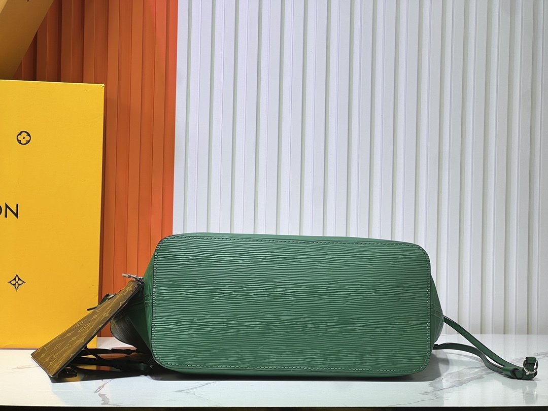 M12755、M12195。水玉波模様で、黒色、ブラウン、緑色、赤色のカラーがあります。M40995のEpiレザーを使用したNeverfullのミッドサイズのハンドバッグです。 