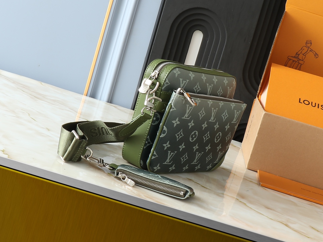 ルイヴィトンの M11592 と M69443 漸変色 男性用バッグ 3 点セットシリーズは、洗練されたデザインと機能性が魅力的です。