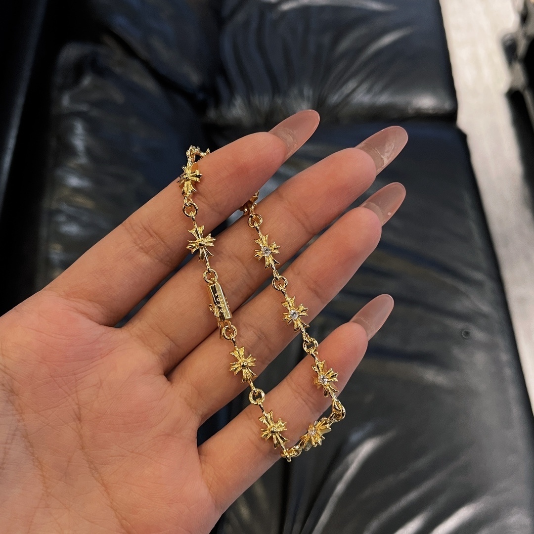Chrome Hearts（クロム・ハーツ）の 22K 金メッキで石を埋めたクロスブレスレット