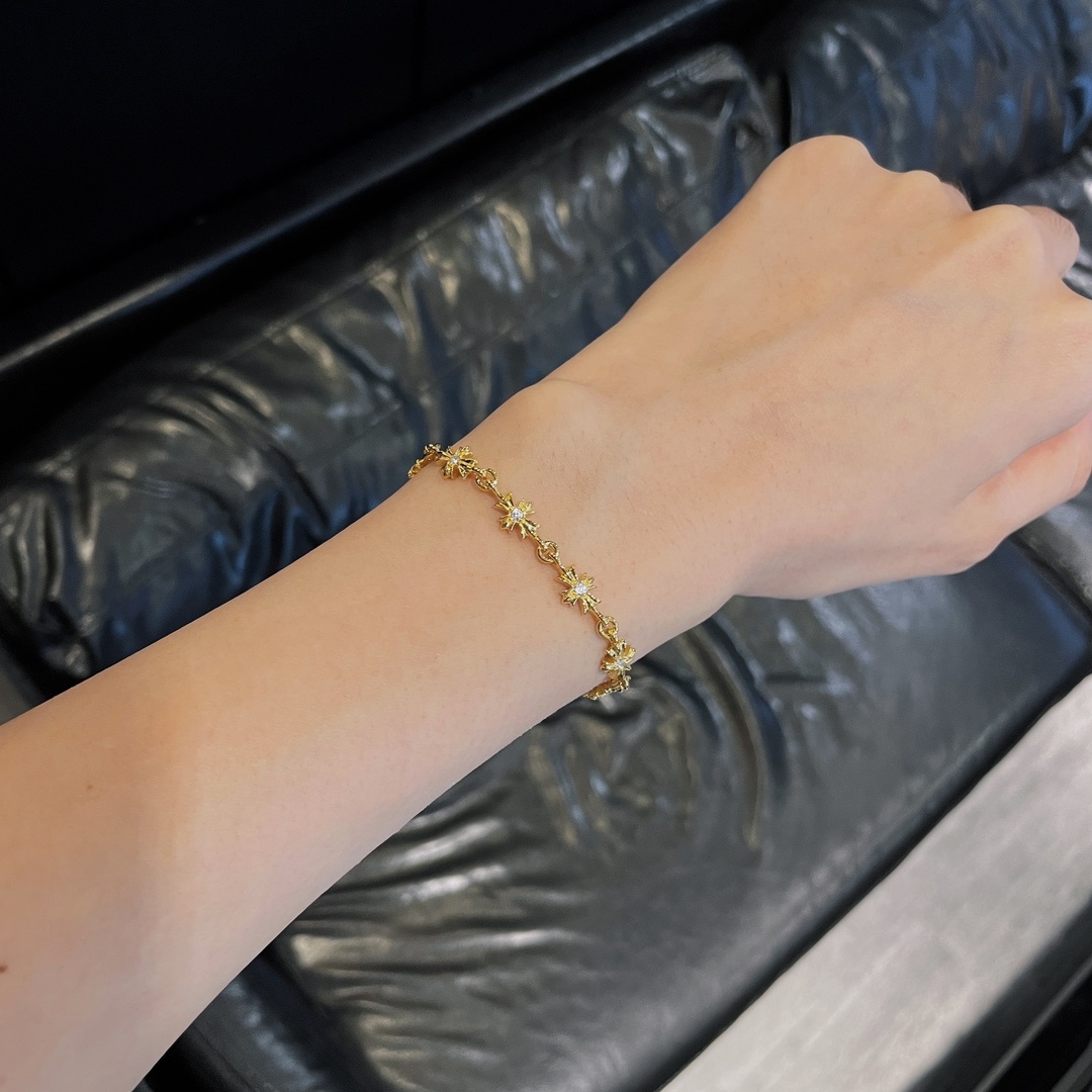 Chrome Hearts（クロム・ハーツ）の 22K 金メッキで石を埋めたクロスブレスレット