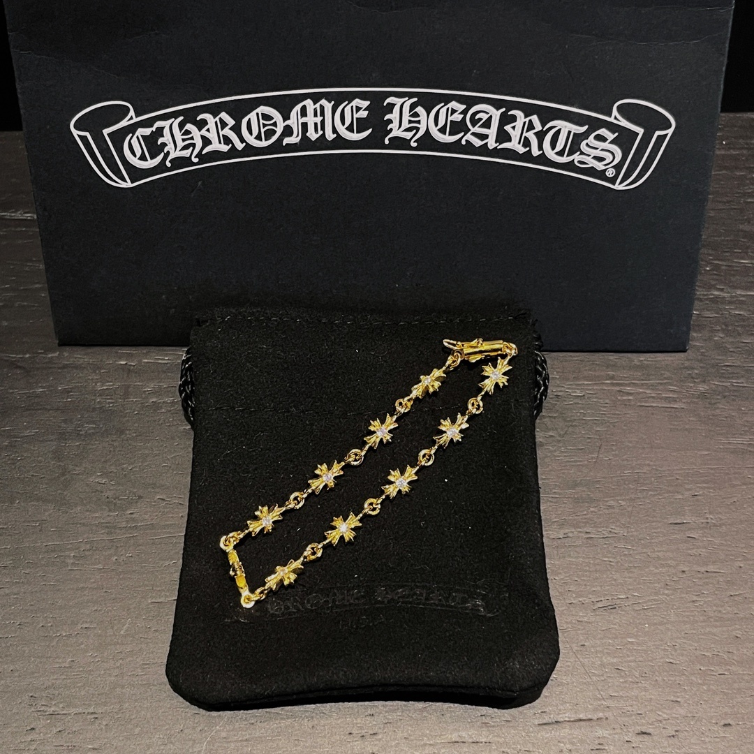 Chrome Hearts（クロム・ハーツ）の 22K 金メッキで石を埋めたクロスブレスレット