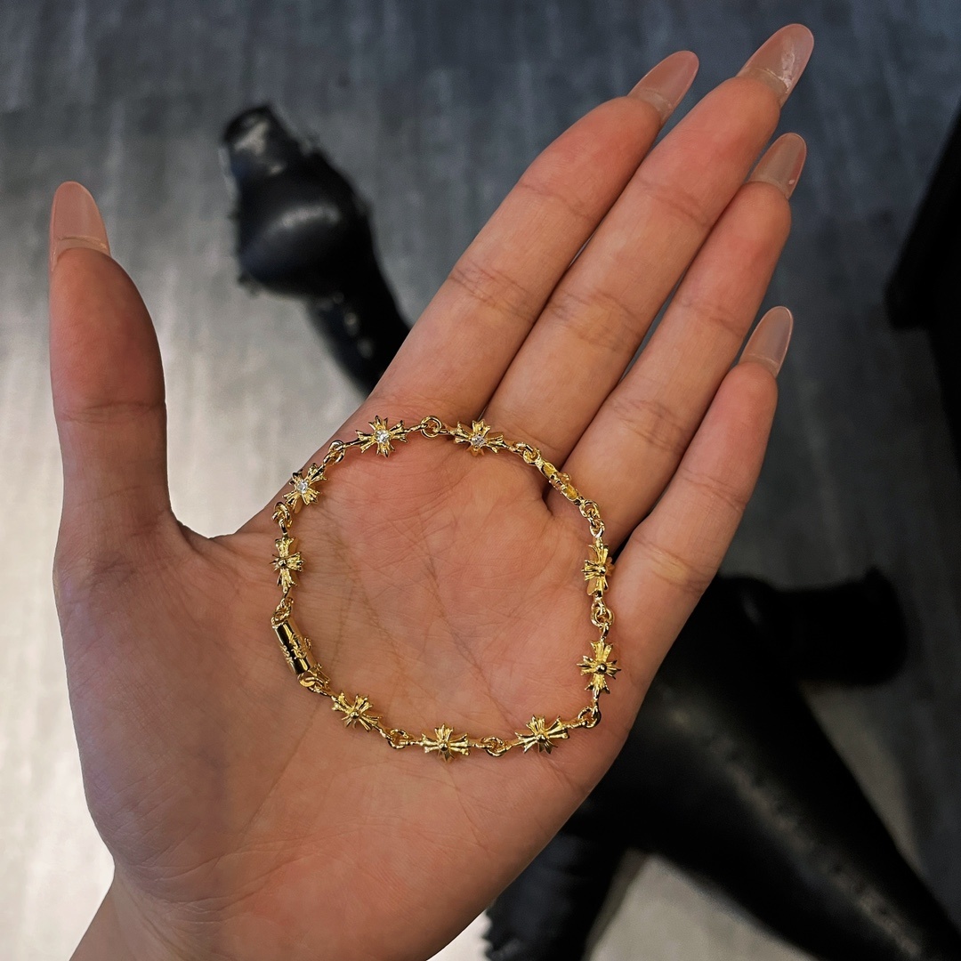 Chrome Hearts（クロム・ハーツ）の 22K 金メッキで石を埋めたクロスブレスレット