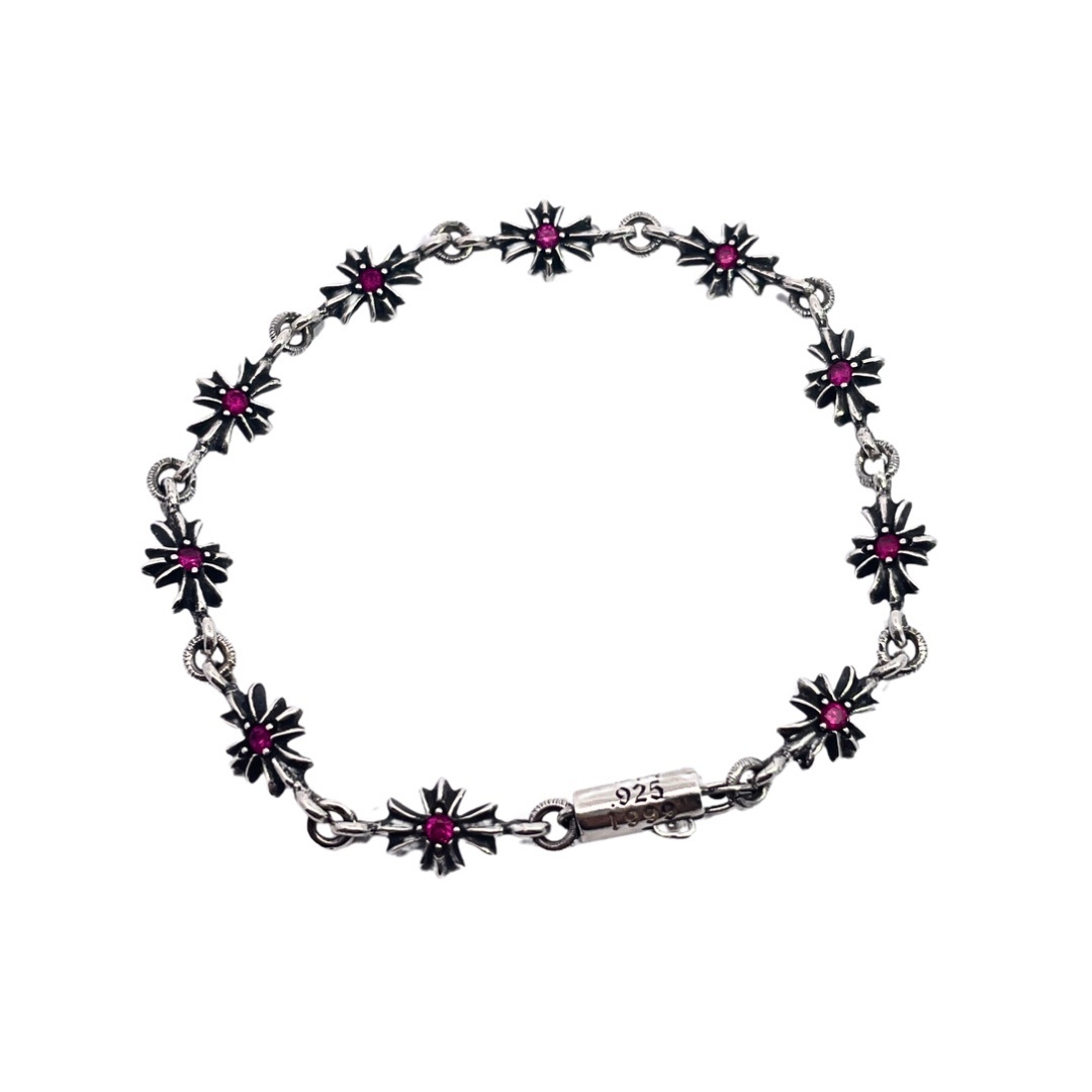 Chrome Hearts（クロム・ハーツ）の赤ダイヤモンドを飾った十字架ブレスレット