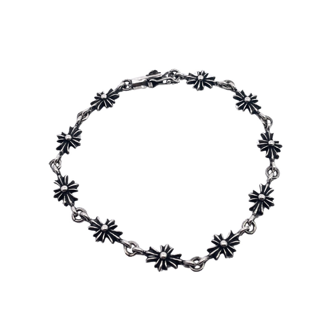 Chrome Hearts（クロム・ハーツ）の赤ダイヤモンドを飾った十字架ブレスレット