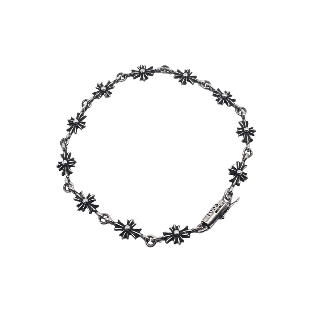 Chrome Hearts（クロム・ハーツ）のブルーダイヤモンドを飾った十字架ブレスレット