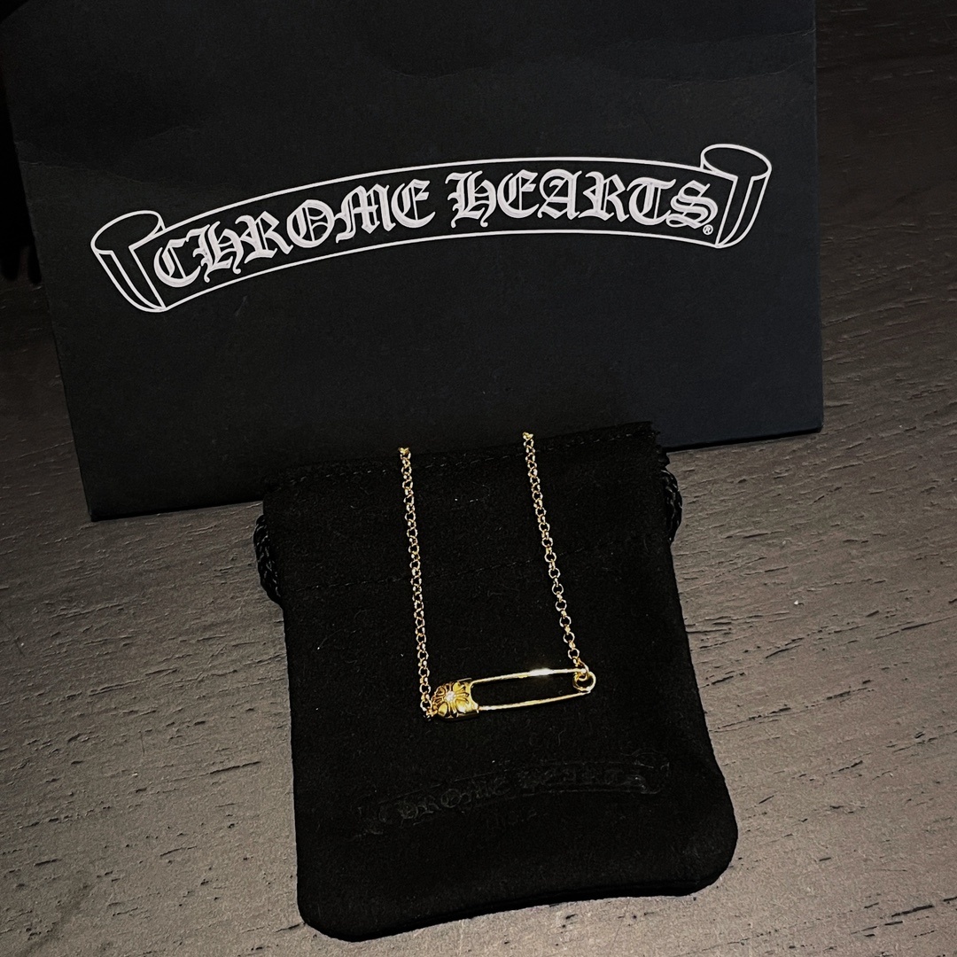 Chrome Hearts（クロム・ハーツ）の金メッキで石を飾ったピンネックレス