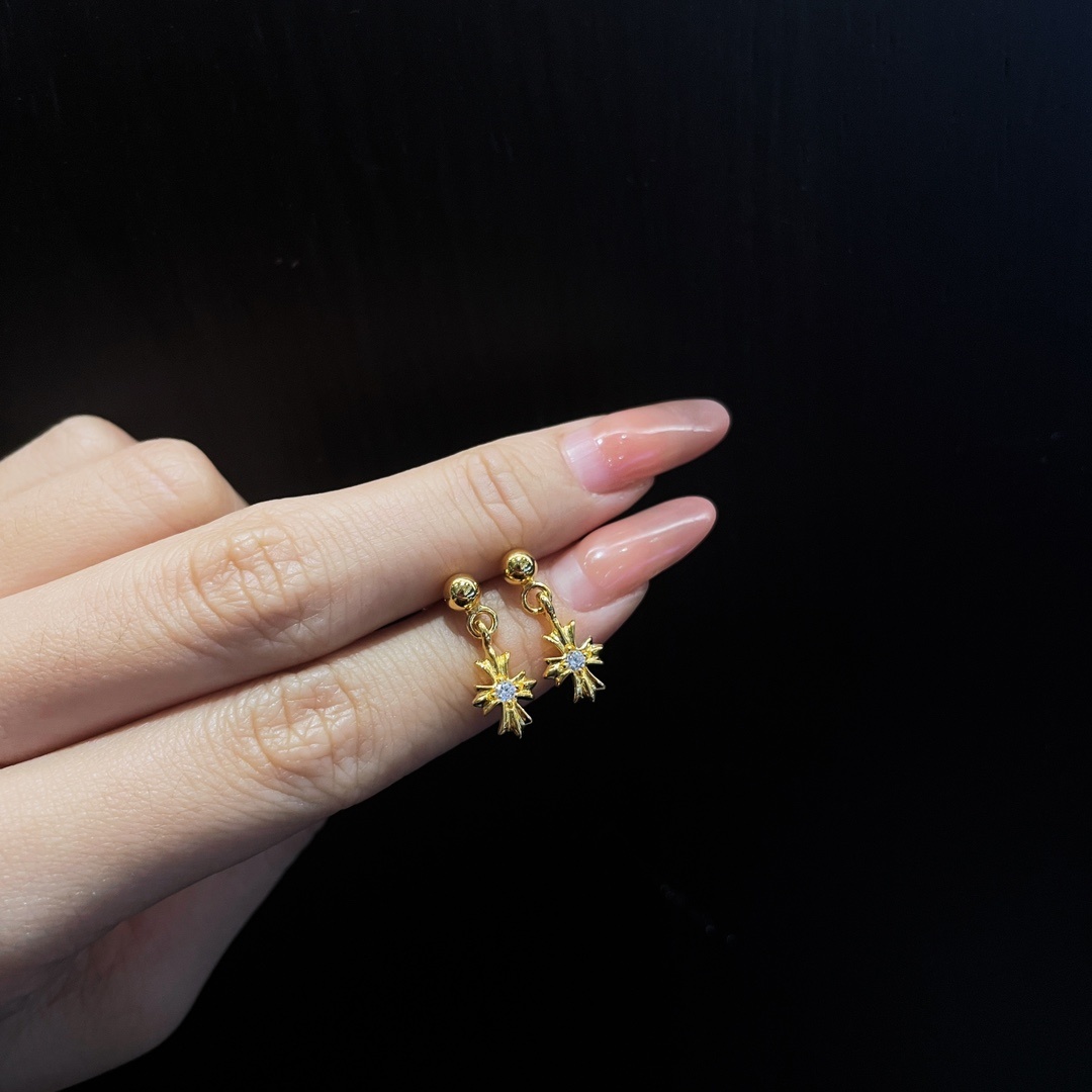 Chrome Hearts (クロム・ハーツ) の金メッキで石を埋めたシングルクロスフラワーイヤリング