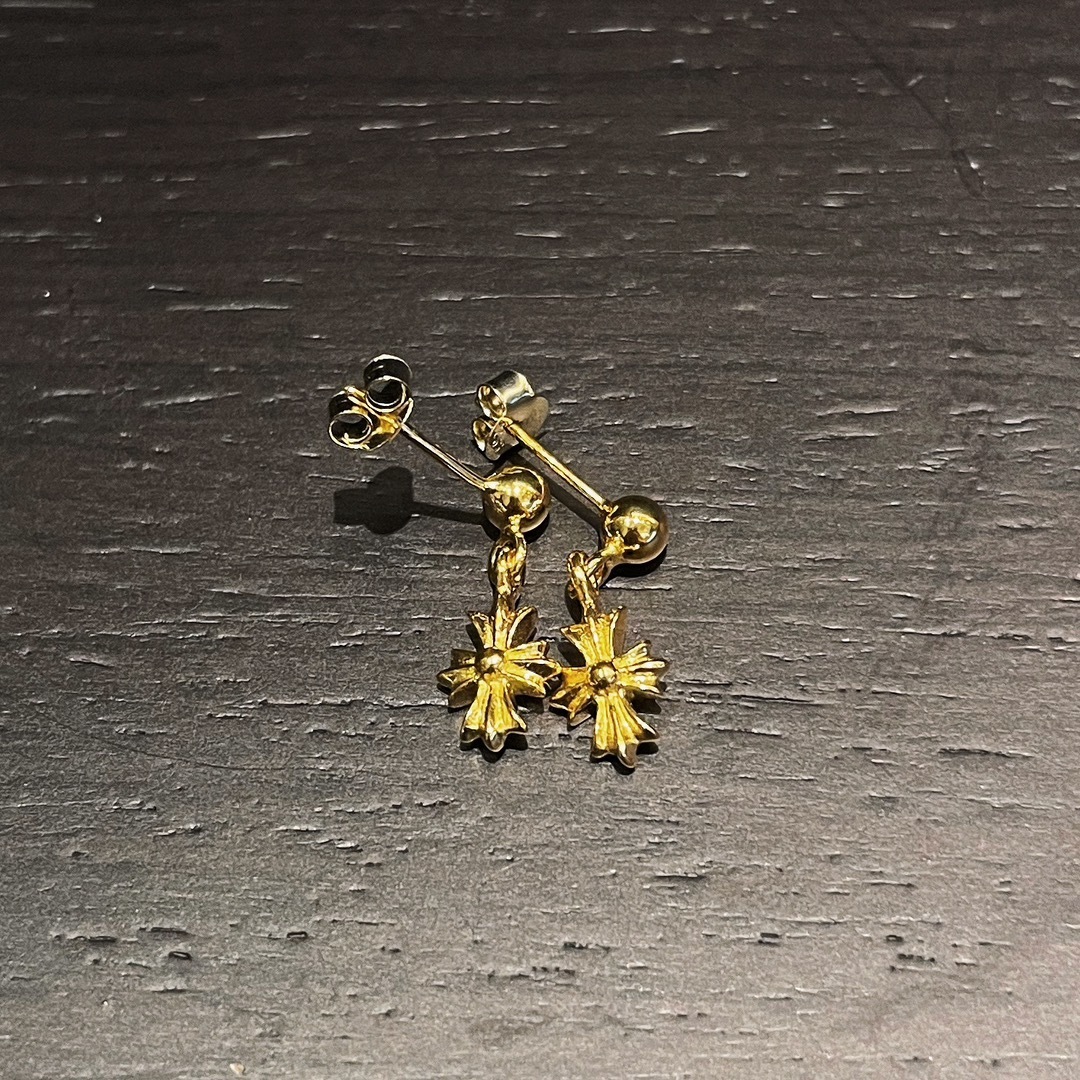Chrome Hearts (クロム・ハーツ) の金メッキで石を埋めたシングルクロスフラワーイヤリング