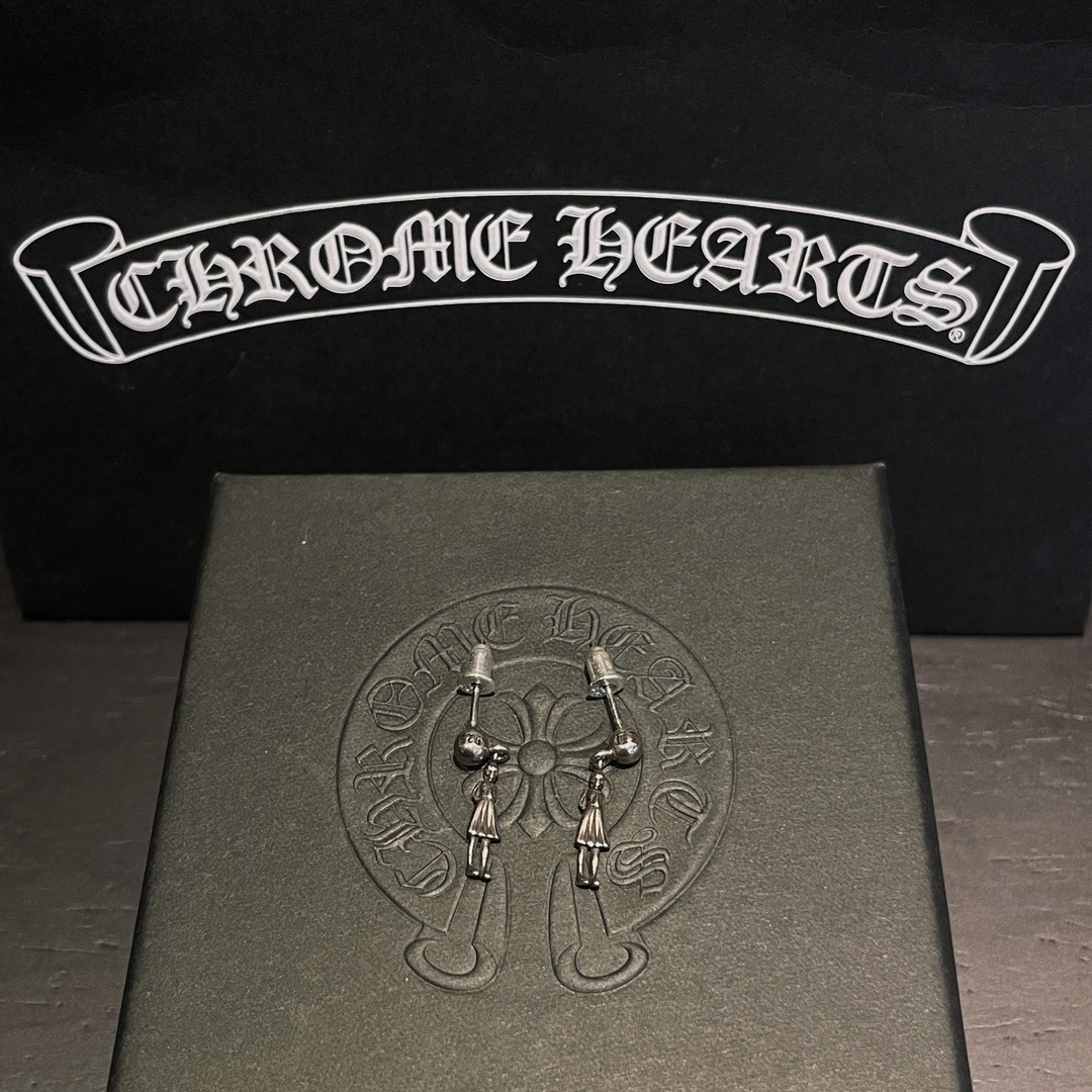 Chrome Hearts（クロム・ハーツ）の Foti スカルレディーイヤリング