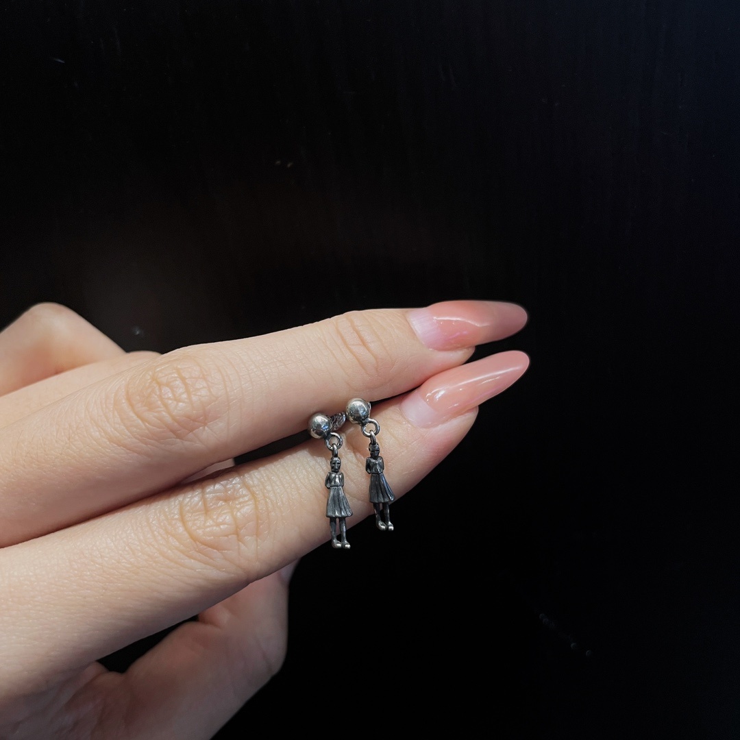 Chrome Hearts（クロム・ハーツ）の Foti スカルレディーイヤリング