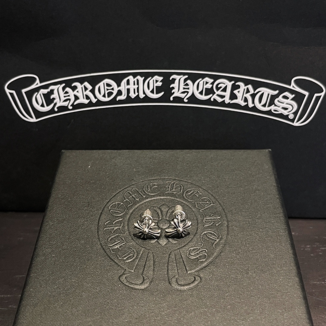 Chrome Hearts（クロム・ハーツ）の長いクロスフラワーイヤリング
