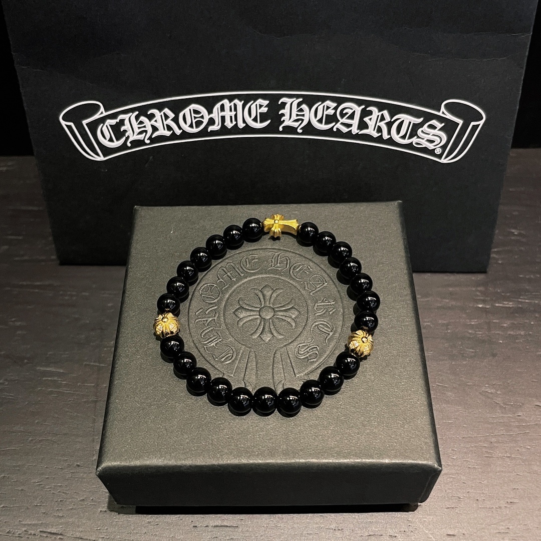 Chrome Hearts（クロム・ハーツ）のクロスモチーフの黒瑪瑙入りハンドブレスレット