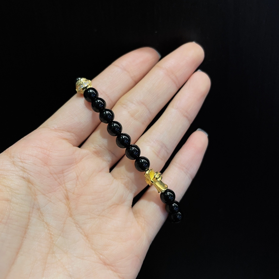 Chrome Hearts（クロム・ハーツ）のクロスモチーフの黒瑪瑙入りハンドブレスレット