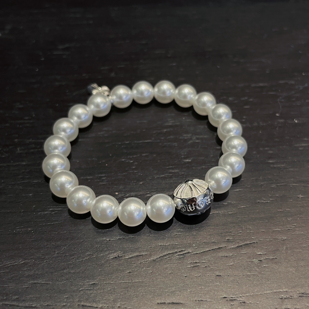 Chrome Hearts（クロム・ハーツ）は初発売で大きな人気を博し、mikimoto とのコラボレーション作品です！🔥