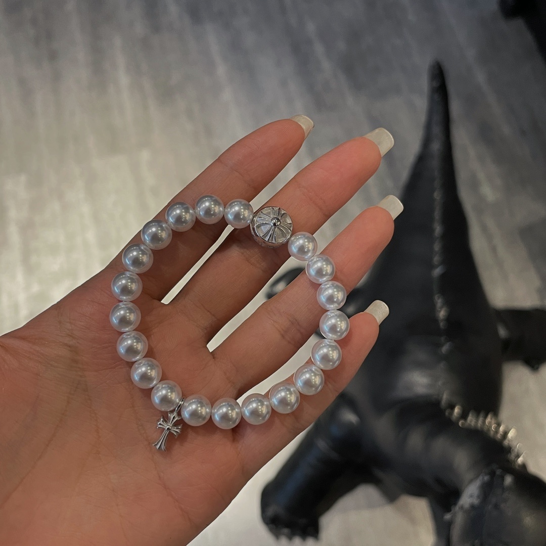 Chrome Hearts（クロム・ハーツ）は初発売で大きな人気を博し、mikimoto とのコラボレーション作品です！🔥
