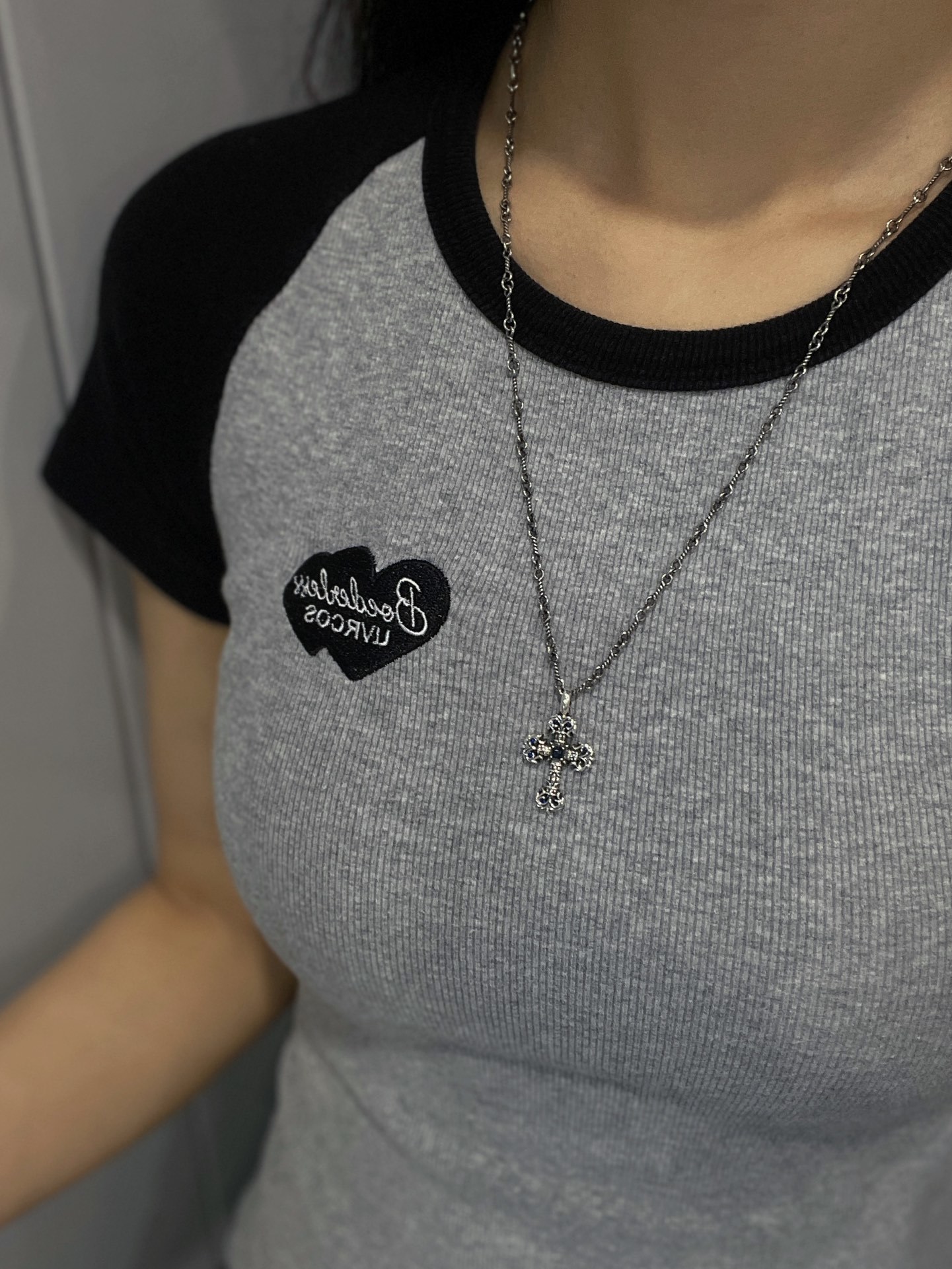 Chrome Hearts（クロム・ハーツ） ブルーダイヤモンドのミニファイヤー十字架