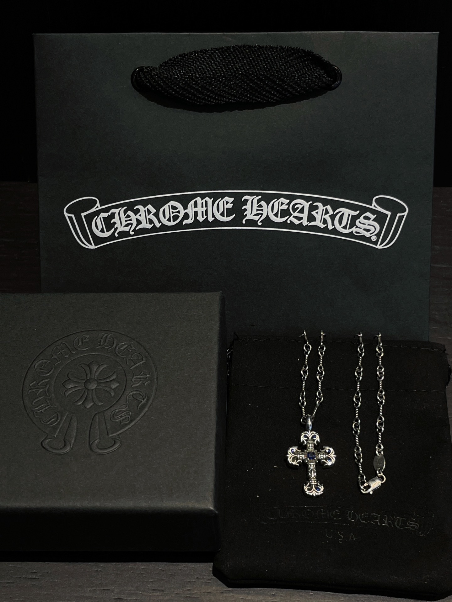 Chrome Hearts（クロム・ハーツ） ブルーダイヤモンドのミニファイヤー十字架