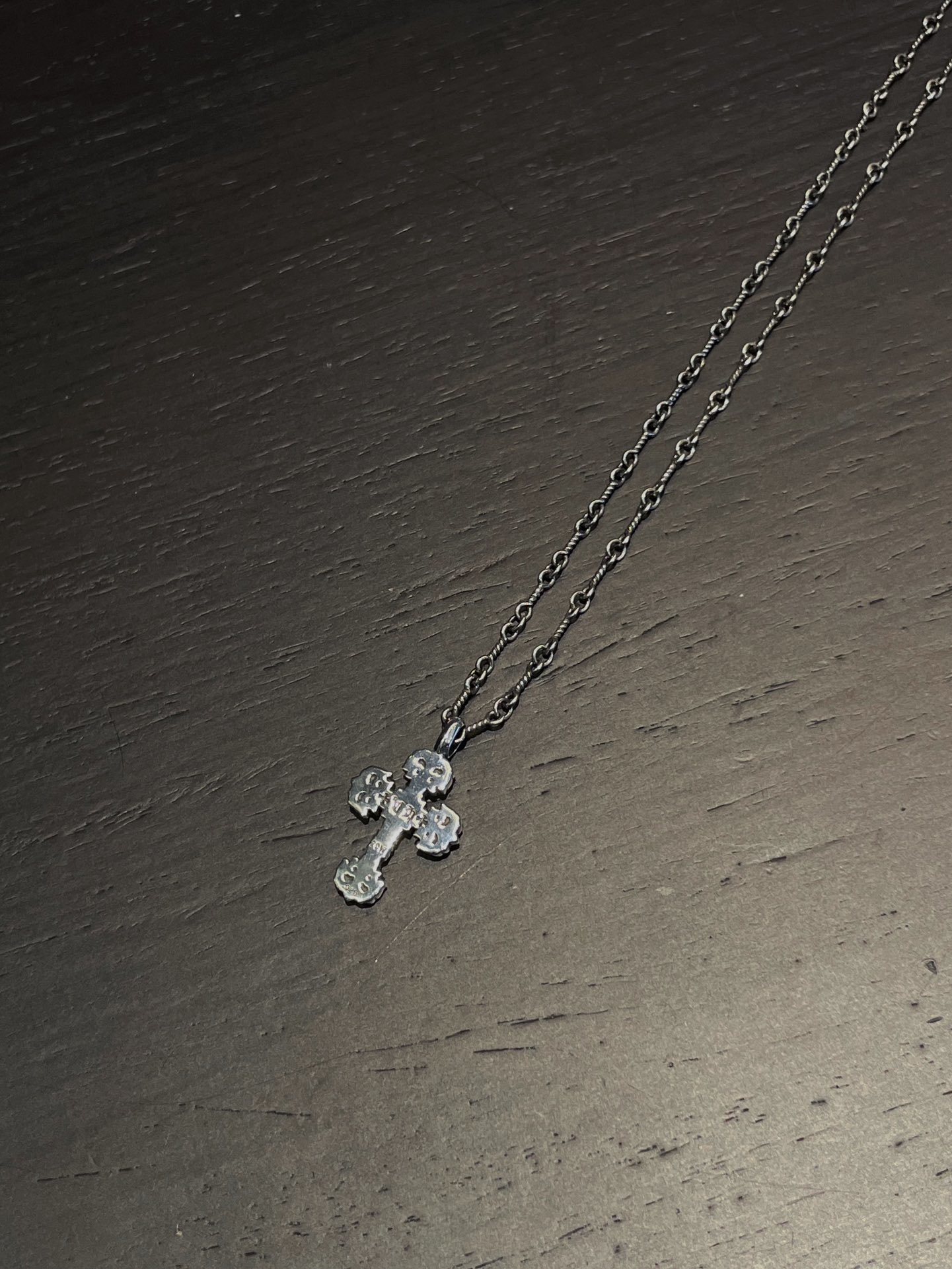 Chrome Hearts（クロム・ハーツ） グリーンダイヤモンドのミニファイヤー十字架