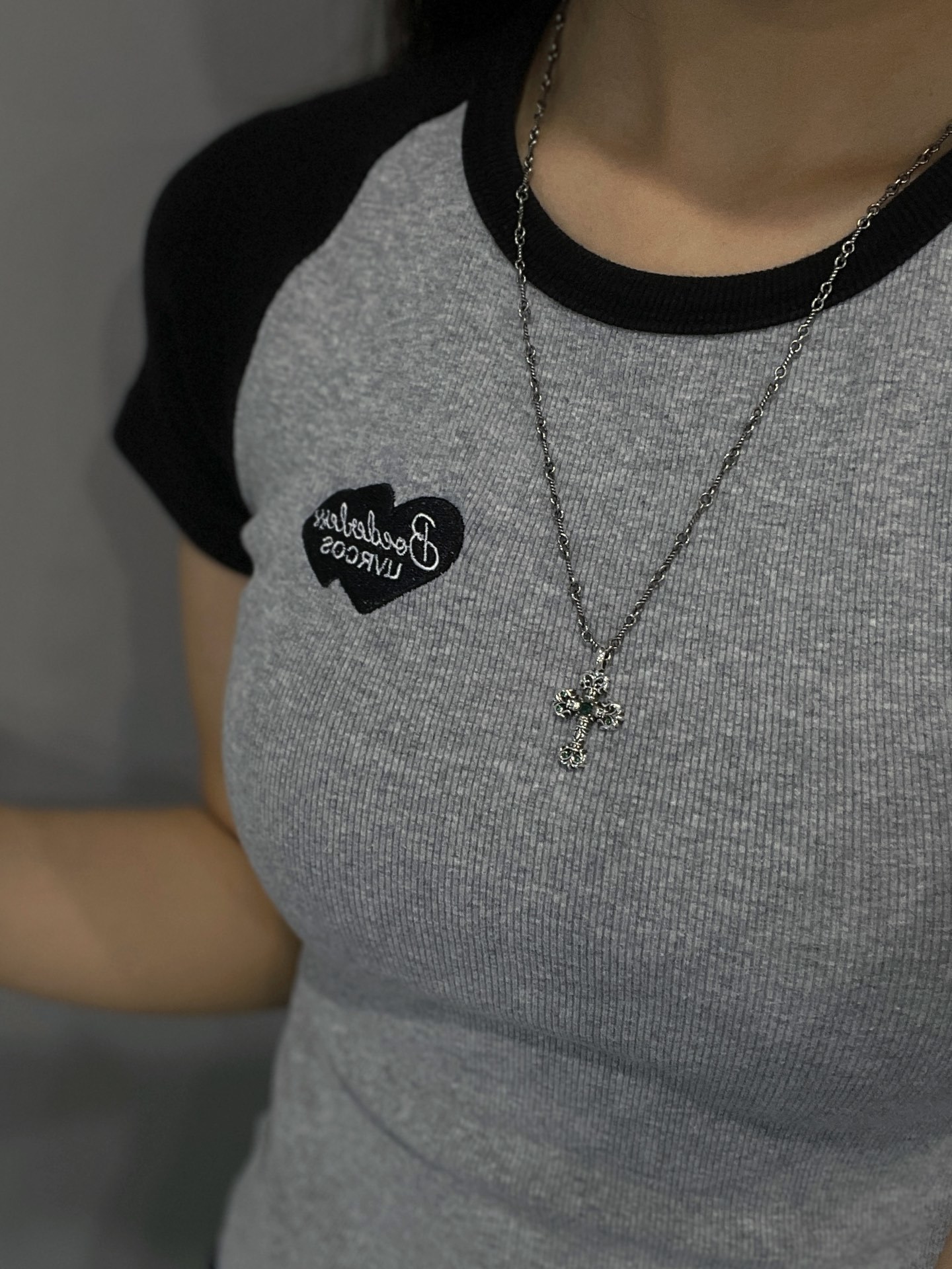 Chrome Hearts（クロム・ハーツ） グリーンダイヤモンドのミニファイヤー十字架