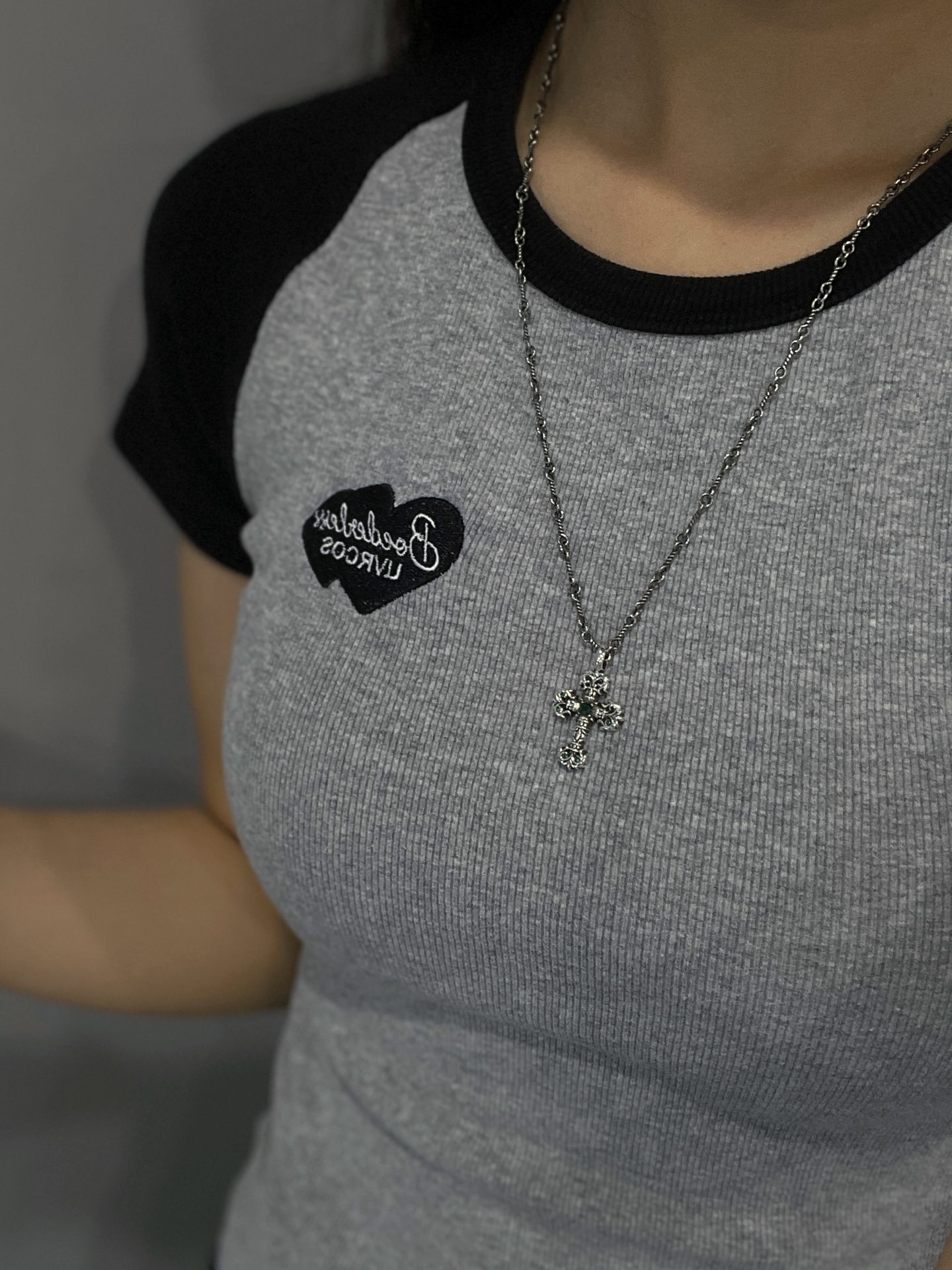 Chrome Hearts（クロム・ハーツ） グリーンダイヤモンドのミニファイヤー十字架