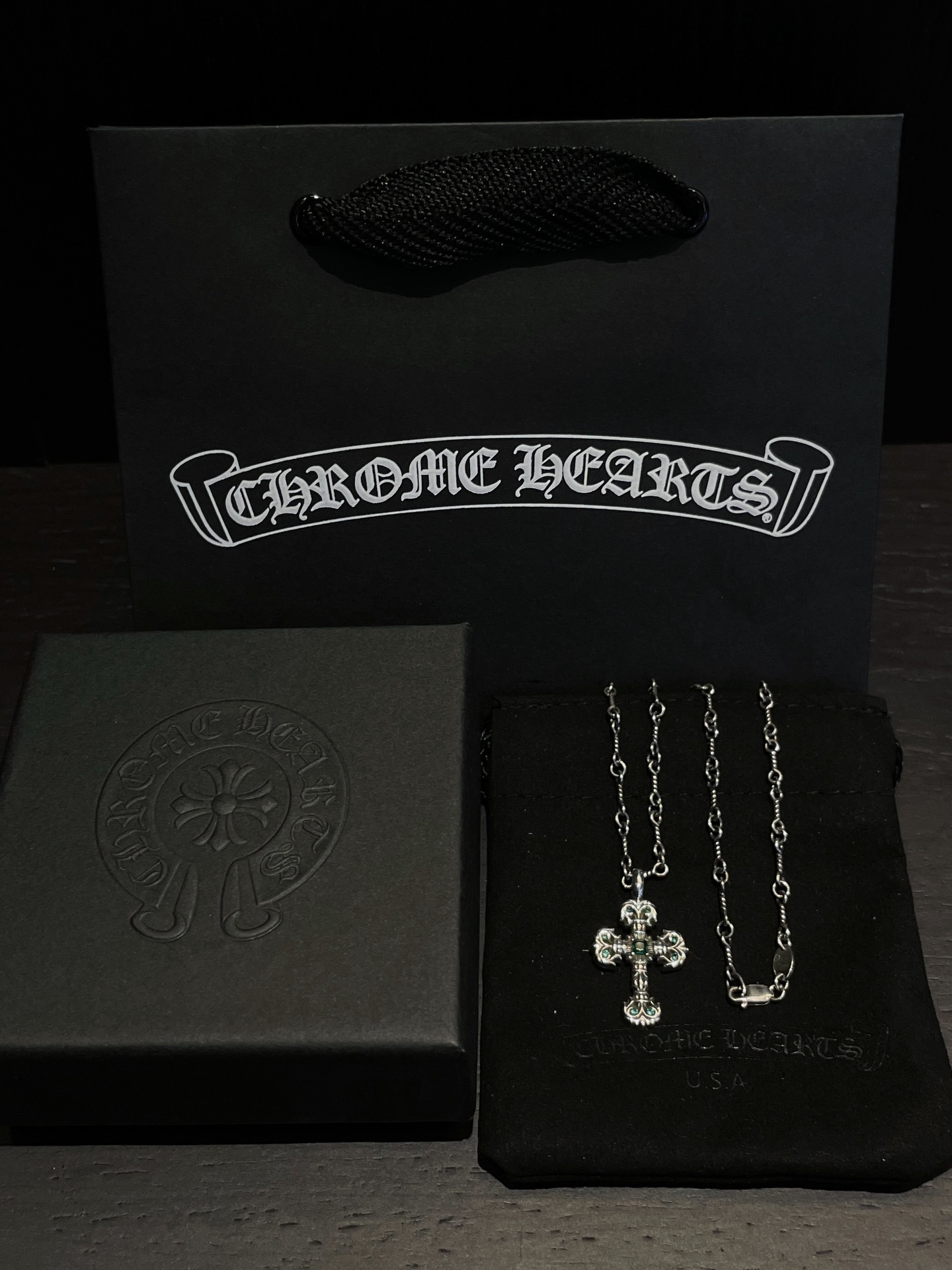 Chrome Hearts（クロム・ハーツ） グリーンダイヤモンドのミニファイヤー十字架