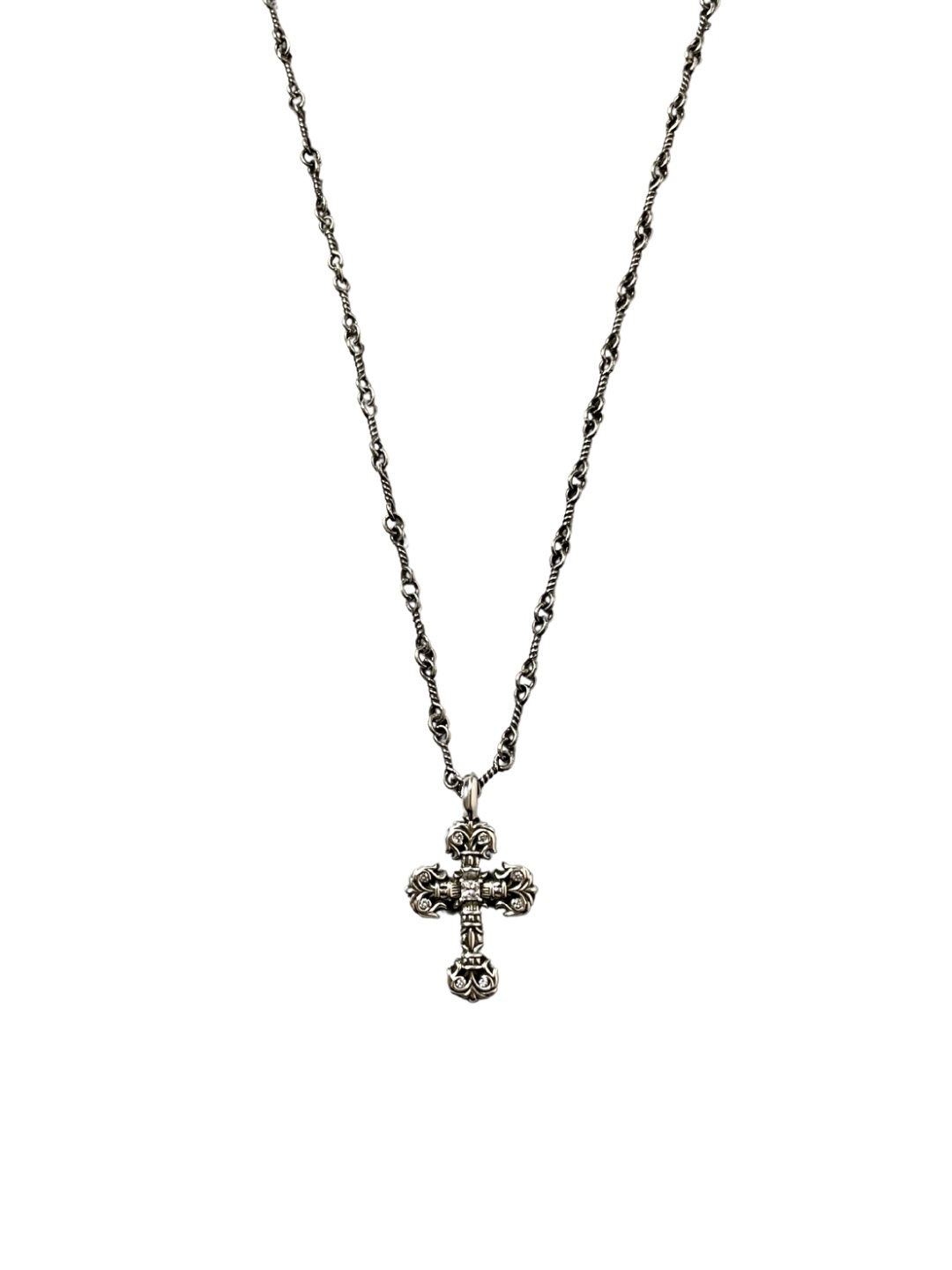 Chrome Hearts（クロム・ハーツ） 白ダイヤモンドのミニ・ファイヤー十字架