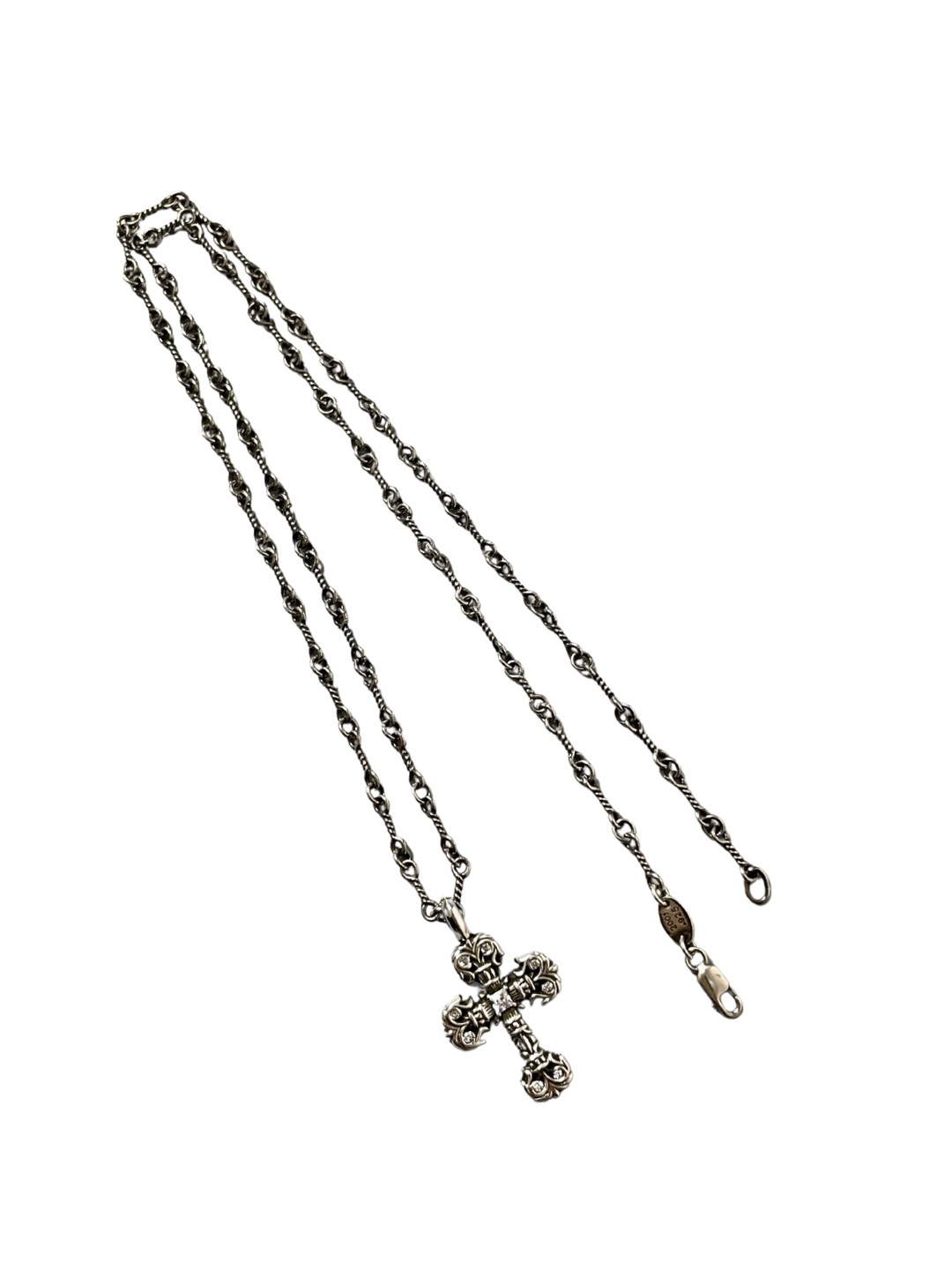 Chrome Hearts（クロム・ハーツ） 白ダイヤモンドのミニ・ファイヤー十字架