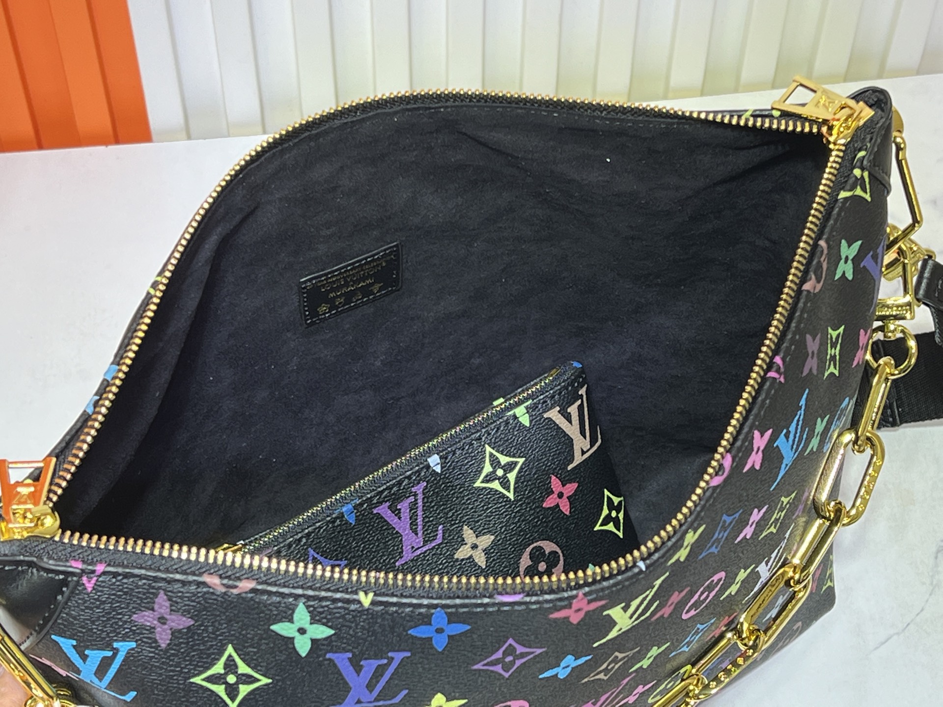 M12068、M12071、M12072。この新しいCoussinシリーズのボヘミアンバッグは、ファッション性と機能性を兼ね備えています。 