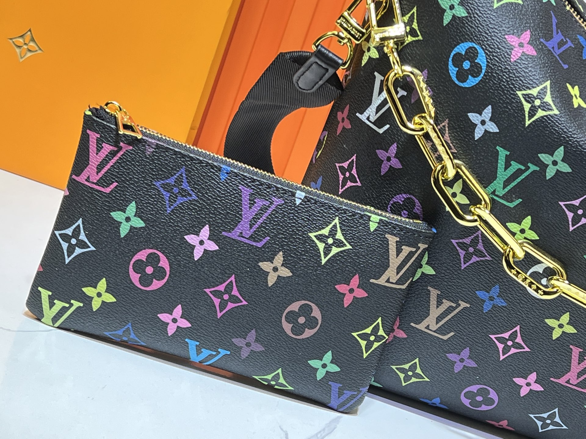 M12068、M12071、M12072。この新しいCoussinシリーズのボヘミアンバッグは、ファッション性と機能性を兼ね備えています。 