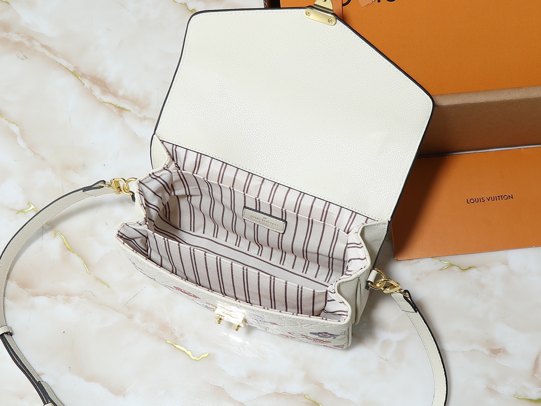 アップグレード オリジナル版 M40780 M41487 村上隆とのコラボレーション モデルのPOCHETTE MÉTIS ハンドバッグ Pochette Métis ハンドバッグは、控えめでありながら工夫が凝らされたデザインで、クラシックなカンパス バッグを演じています。