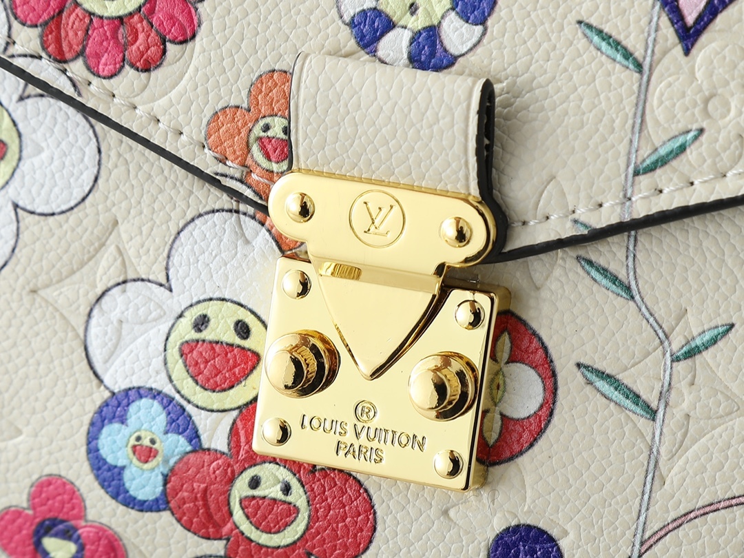 アップグレード オリジナル版 M40780 M41487 村上隆とのコラボレーション モデルのPOCHETTE MÉTIS ハンドバッグ Pochette Métis ハンドバッグは、控えめでありながら工夫が凝らされたデザインで、クラシックなカンパス バッグを演じています。