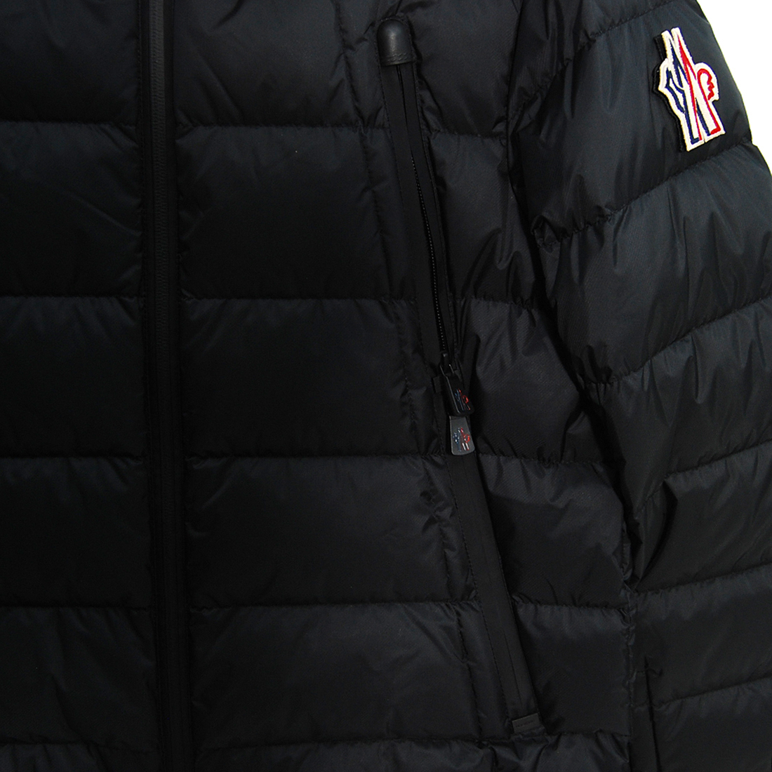 関税負担なし☆MONCLER ショート丈ダウンジャケット メンズ