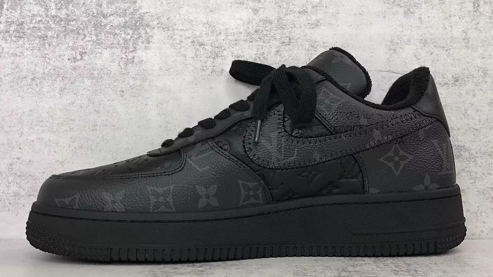 【新商品発売】【今年の新商品】SS-22 LOUIS VUITTON X NIKE AIR FORCE 1 SNEAKERS【本物保証】【代金引換】