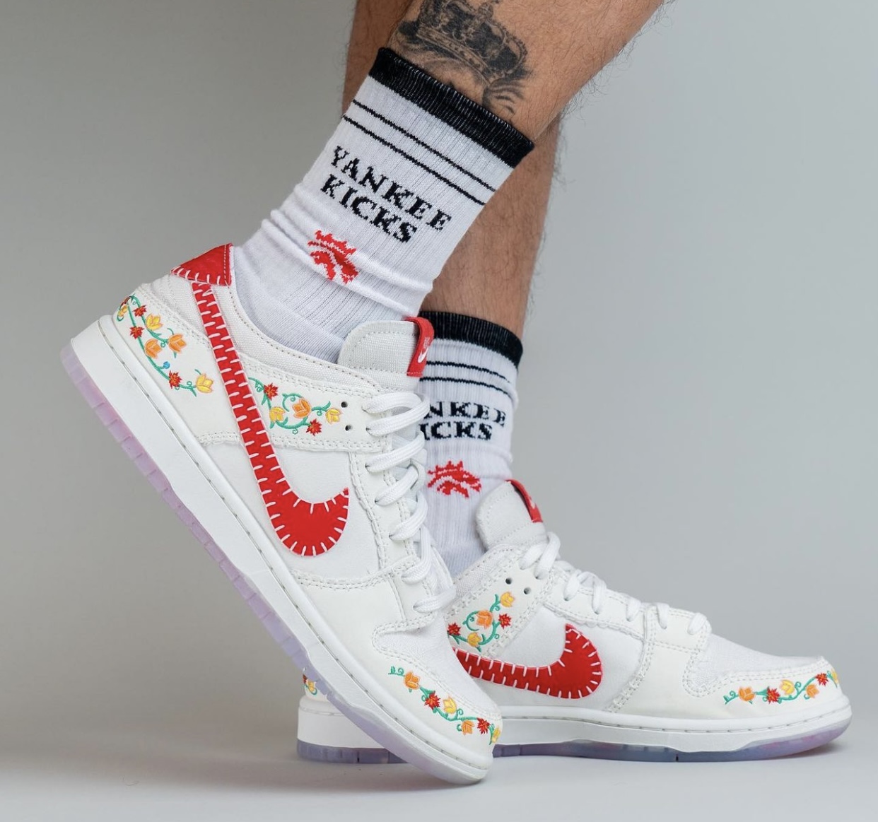 日本未入荷★海外限定★入手困難★Nike SB Dunk Low Decon N7 Sail Red