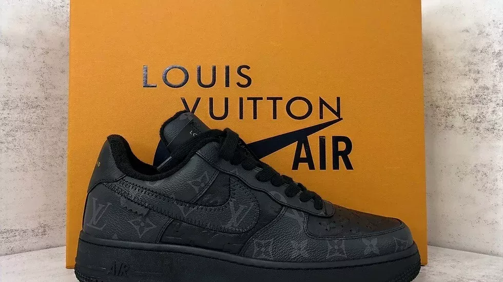 【新商品発売】【今年の新商品】SS-22 LOUIS VUITTON X NIKE AIR FORCE 1 SNEAKERS【本物保証】【代金引換】