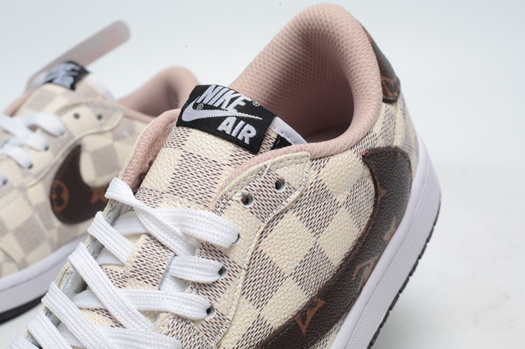 【日本未入荷】Louis Vuitton x Travis Scott x Nike Air Jordan 1 Low OG SP"Damier Azur/LV Monogram"【正規品】[代金引換]