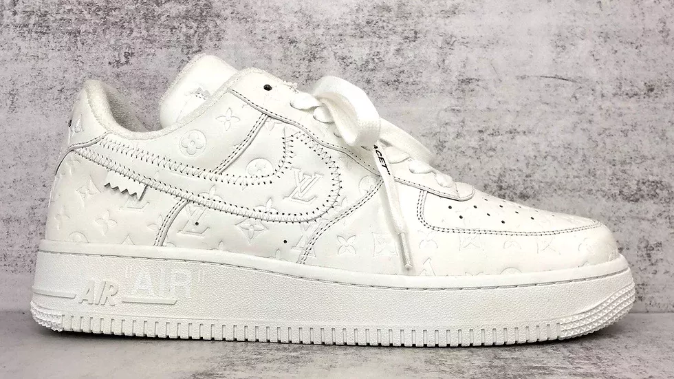 SS-22 LOUIS VUITTON X NIKE AIR FORCE 1 【本物保証】【代金引換】