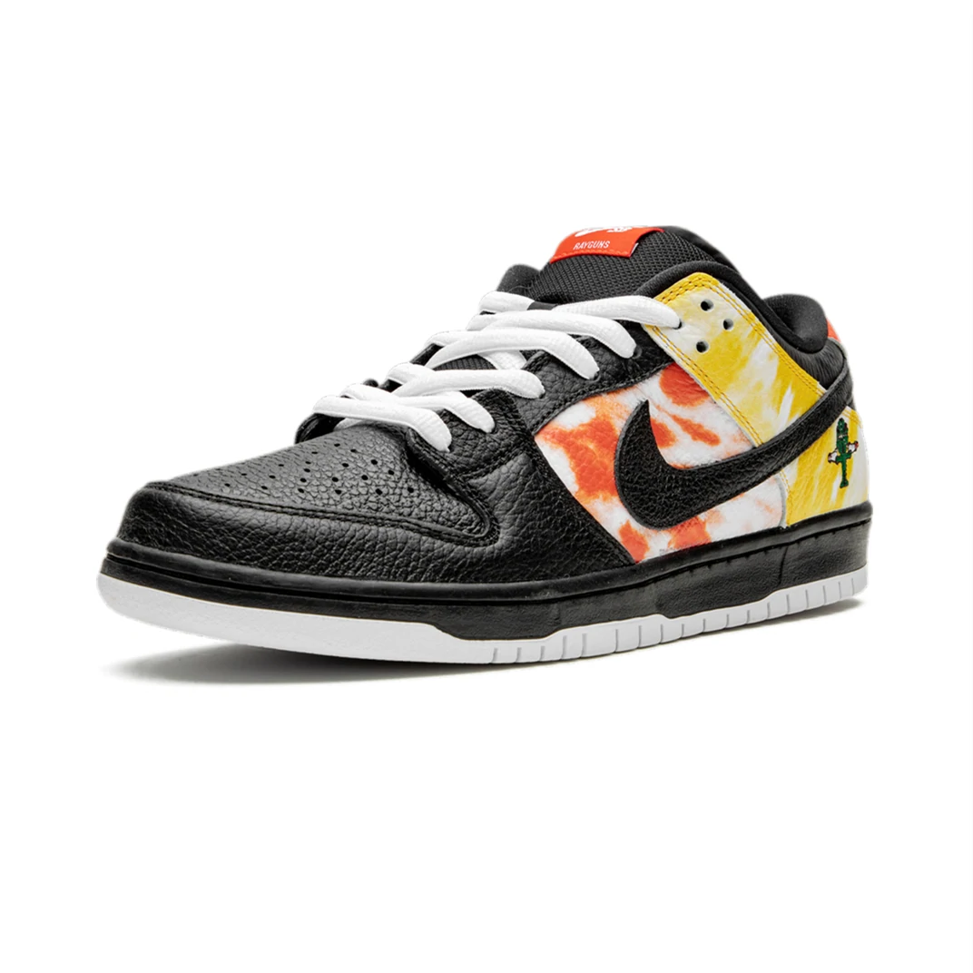 【送料無料】【代金引換】Nike SB Dunk Low “Tie-Dye Rayguns 2019 - Black”【正規品】