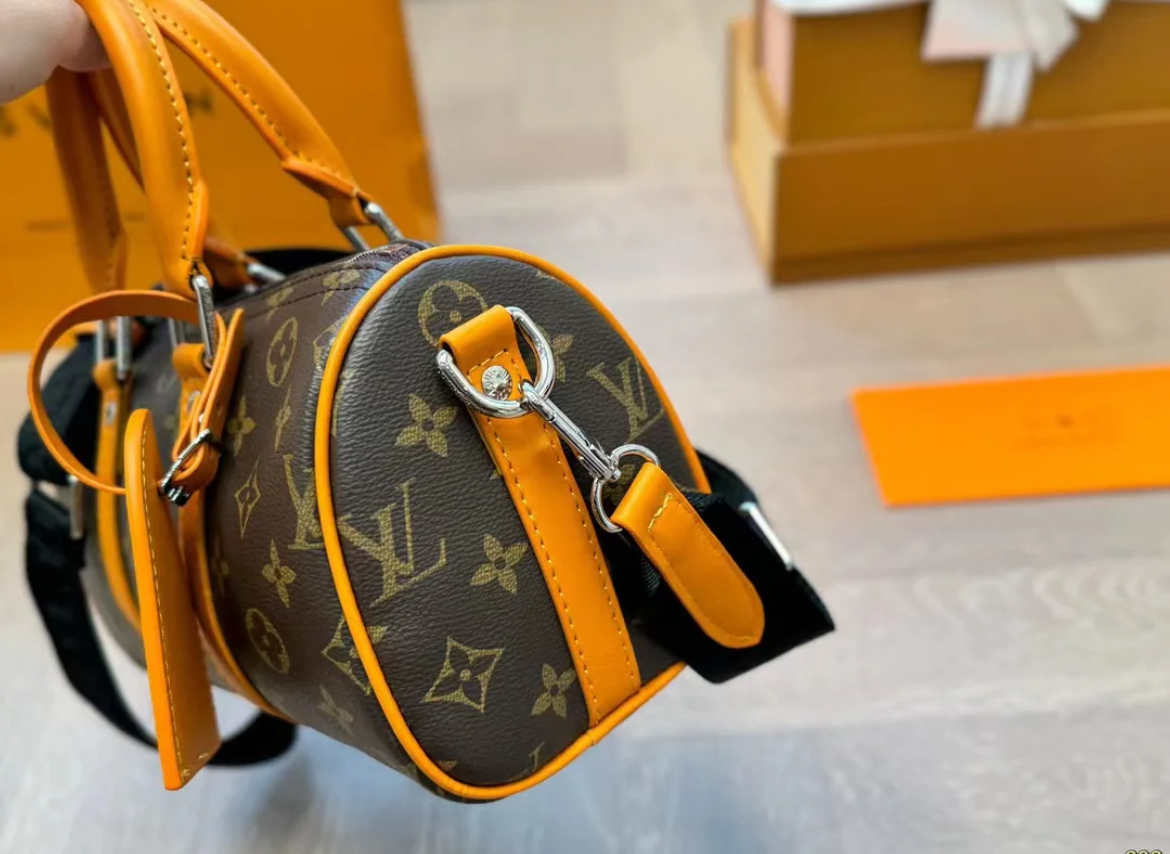 【色鮮やか☆】Louis Vuitton キーポル・バンドリエール 25