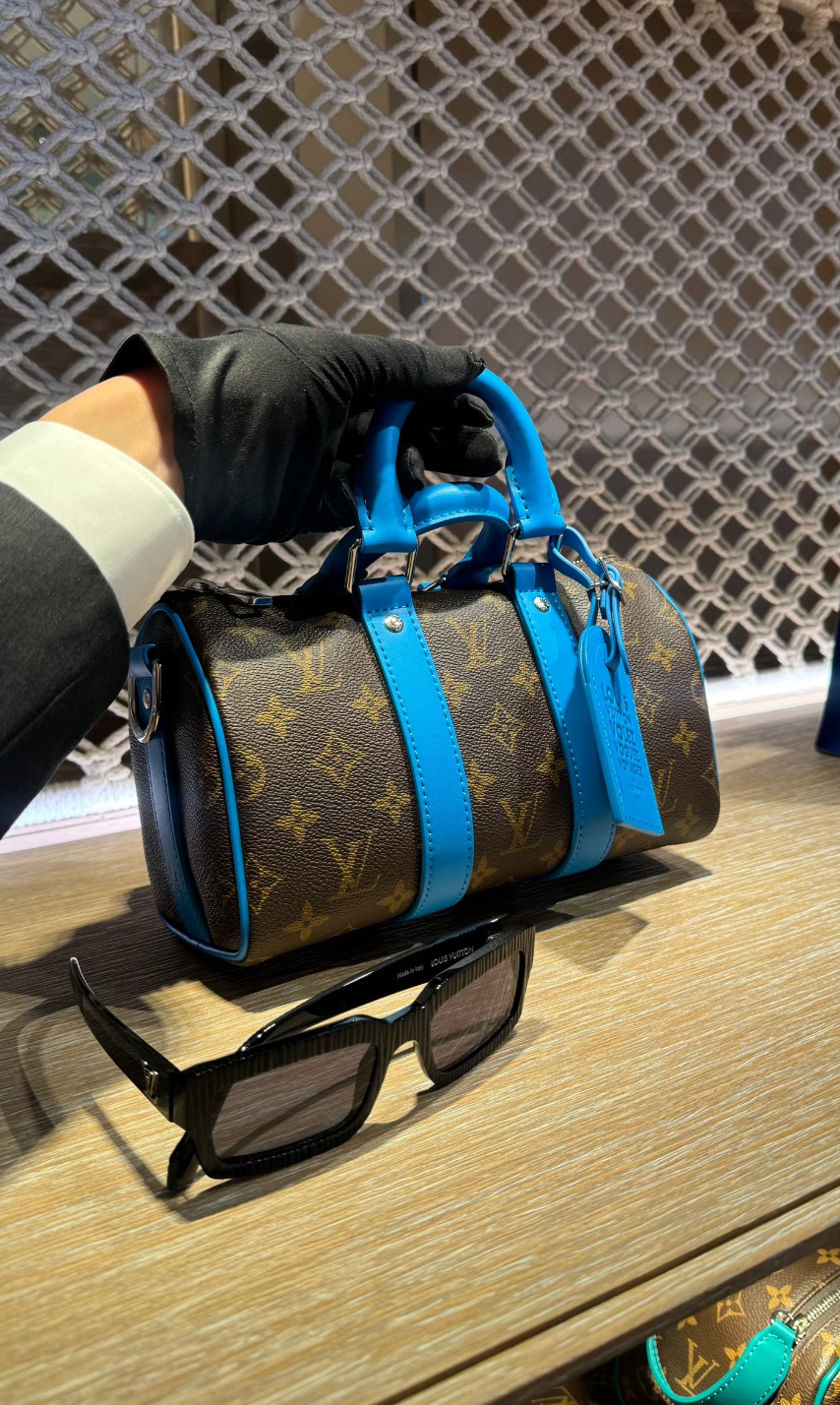 【色鮮やか☆】Louis Vuitton キーポル・バンドリエール 25