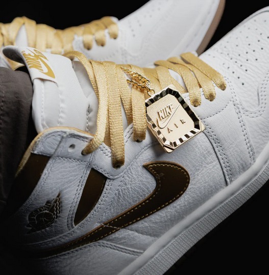 NIKE エアジョーダン Jordan AJ 1 メタリックゴールド 22-28㎝