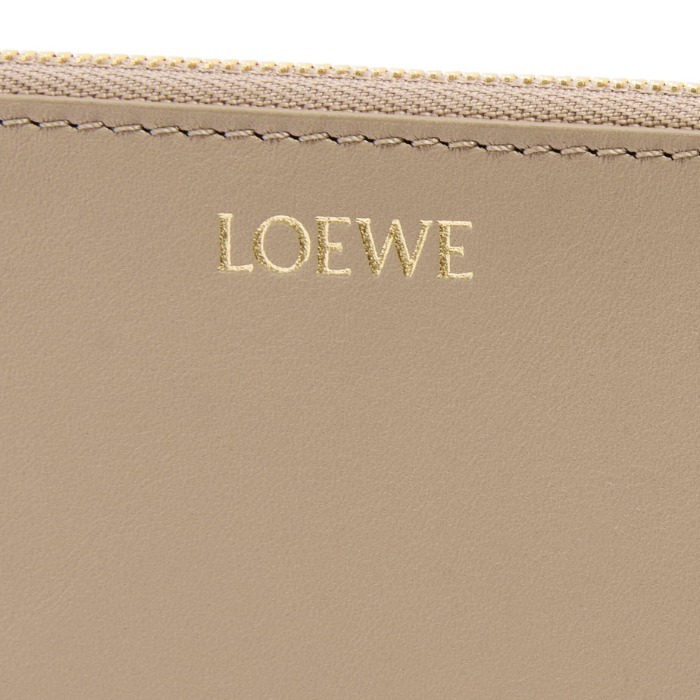 【LOEWE】ノット コインカードホルダー（シャイニーナパカーフ）