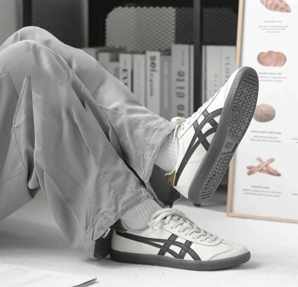 ★送料・関税込★ONITSUKA TIGER★Tokuten White Black★