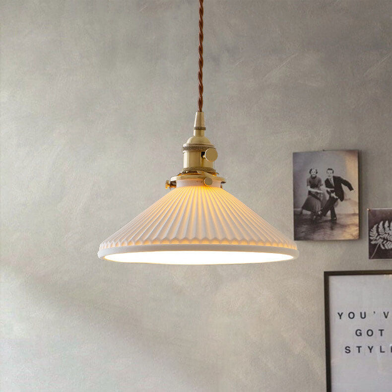 Brass traditional cone pleated pendant lighting — 220V-240V (UK/AU)