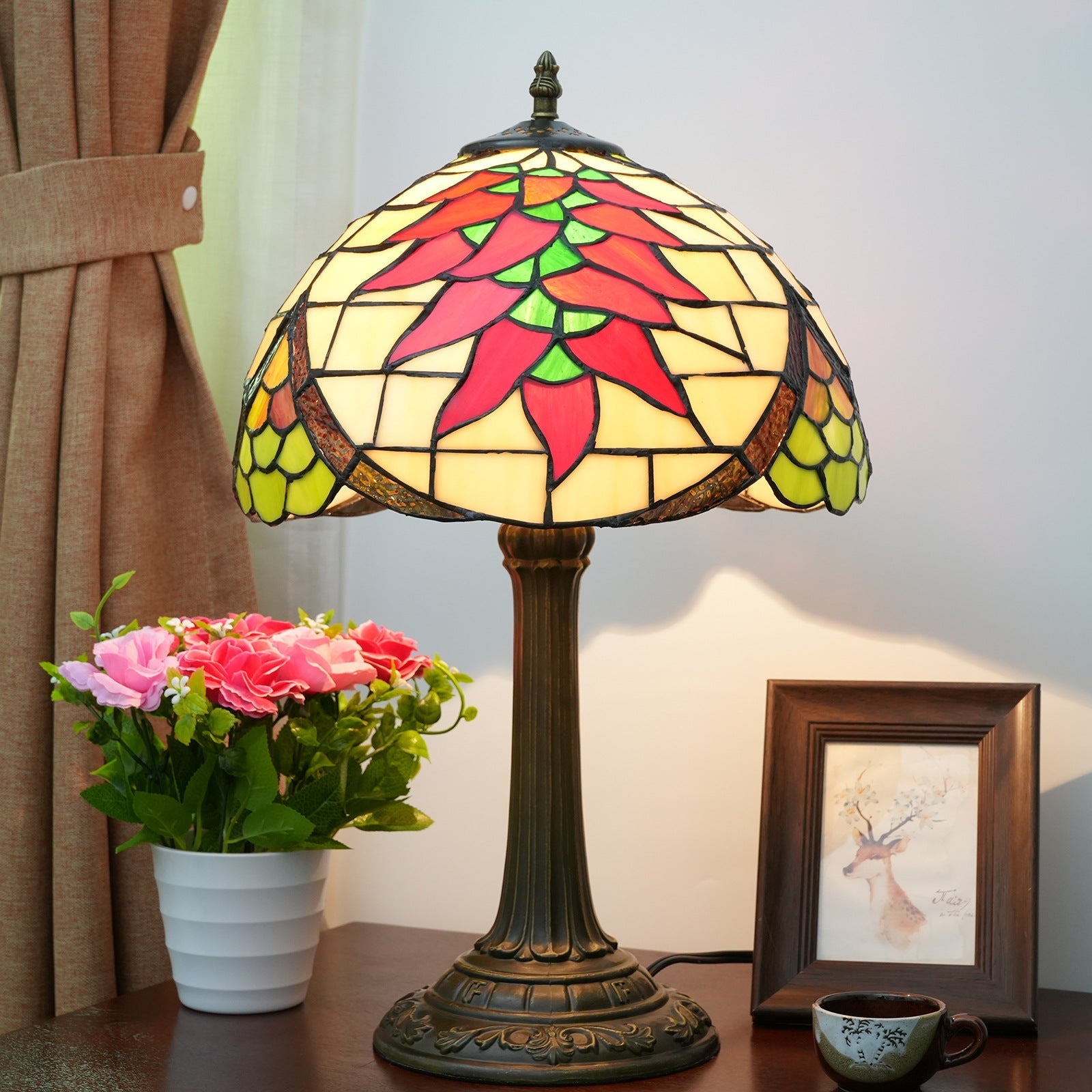 Tiffany Stained Glass Capsicum Round Table Lamp