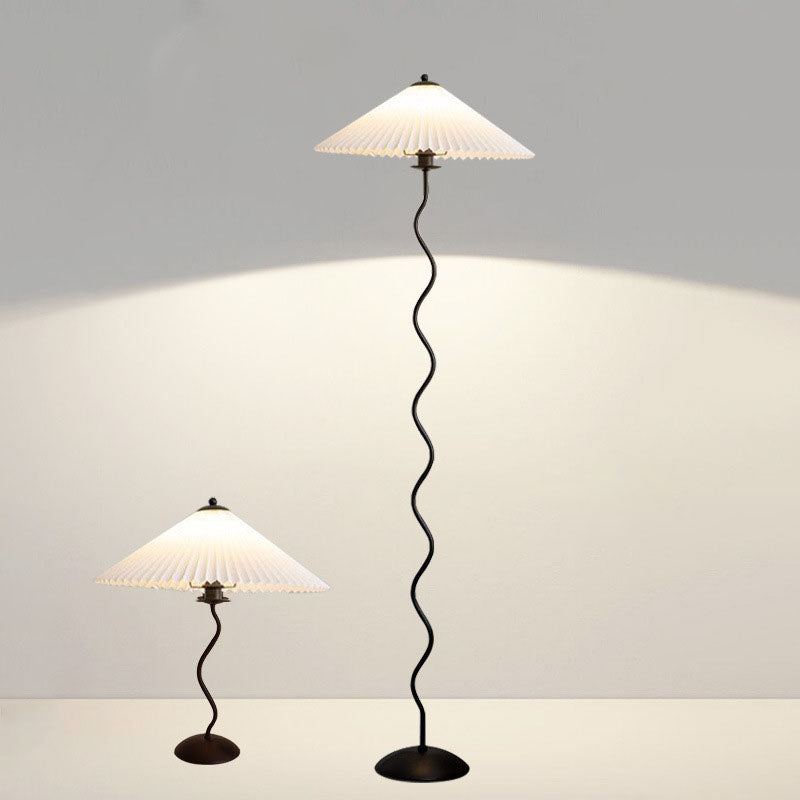 Vintage Pleated Fabric Floor Lamp — Remote control +Infinitely Dimmable / Pale Yellow / 110V-120V For US/CA