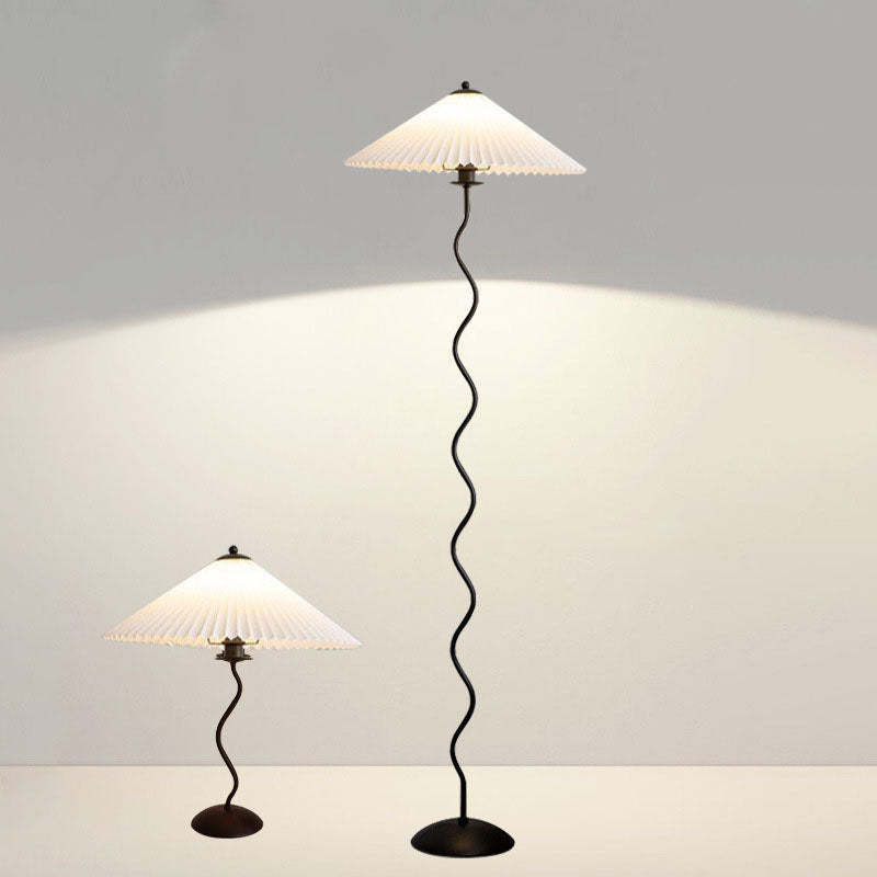Vintage Pleated Fabric Floor Lamp — Remote control +Infinitely Dimmable / Pale Yellow / 110V-120V For US/CA