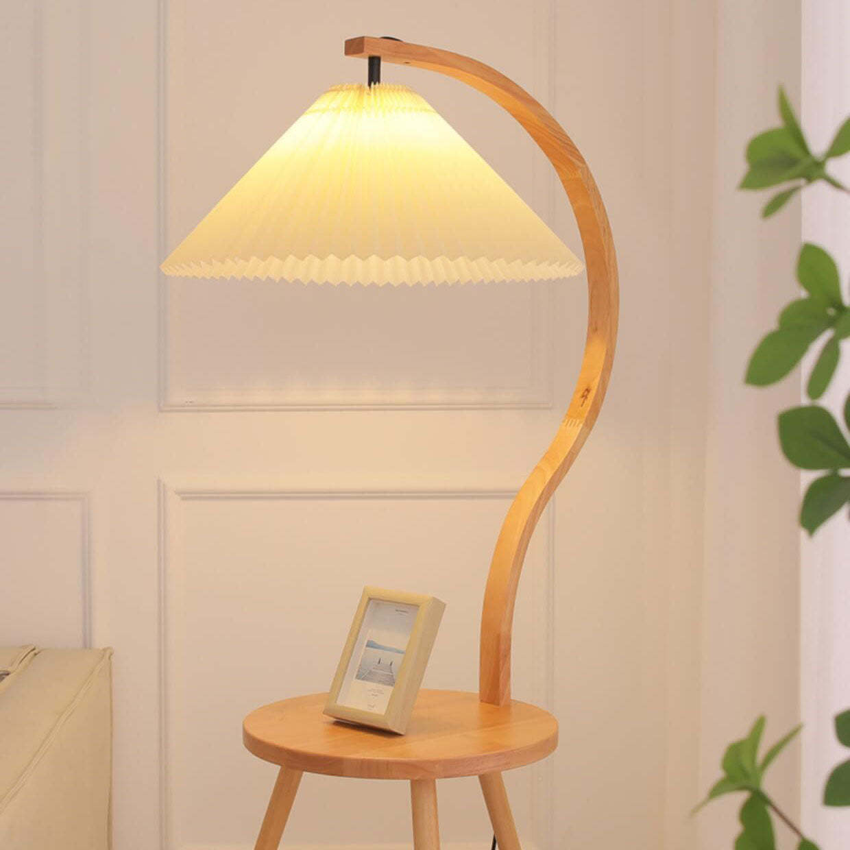 Vintage Pleated Solid Wood Tray Floor Lamp