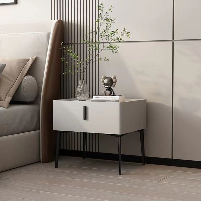 Scandinavian Wood Nightstand Wireless Charging — Ordinary / White